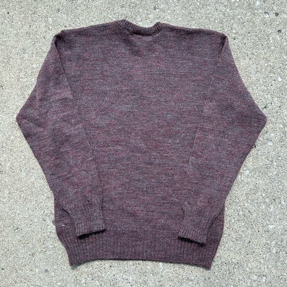Cooper V-neck Sweater Size Large - Picture 3 of 4